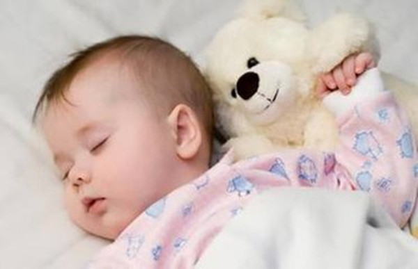 ¿Cuánto tiempo necesita dormir un bebé?